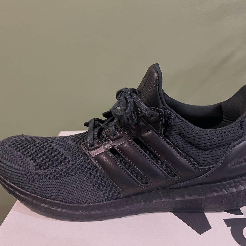 Adidas Ultraboost 1.0 DNA Carbon/Core Black Size 12.5